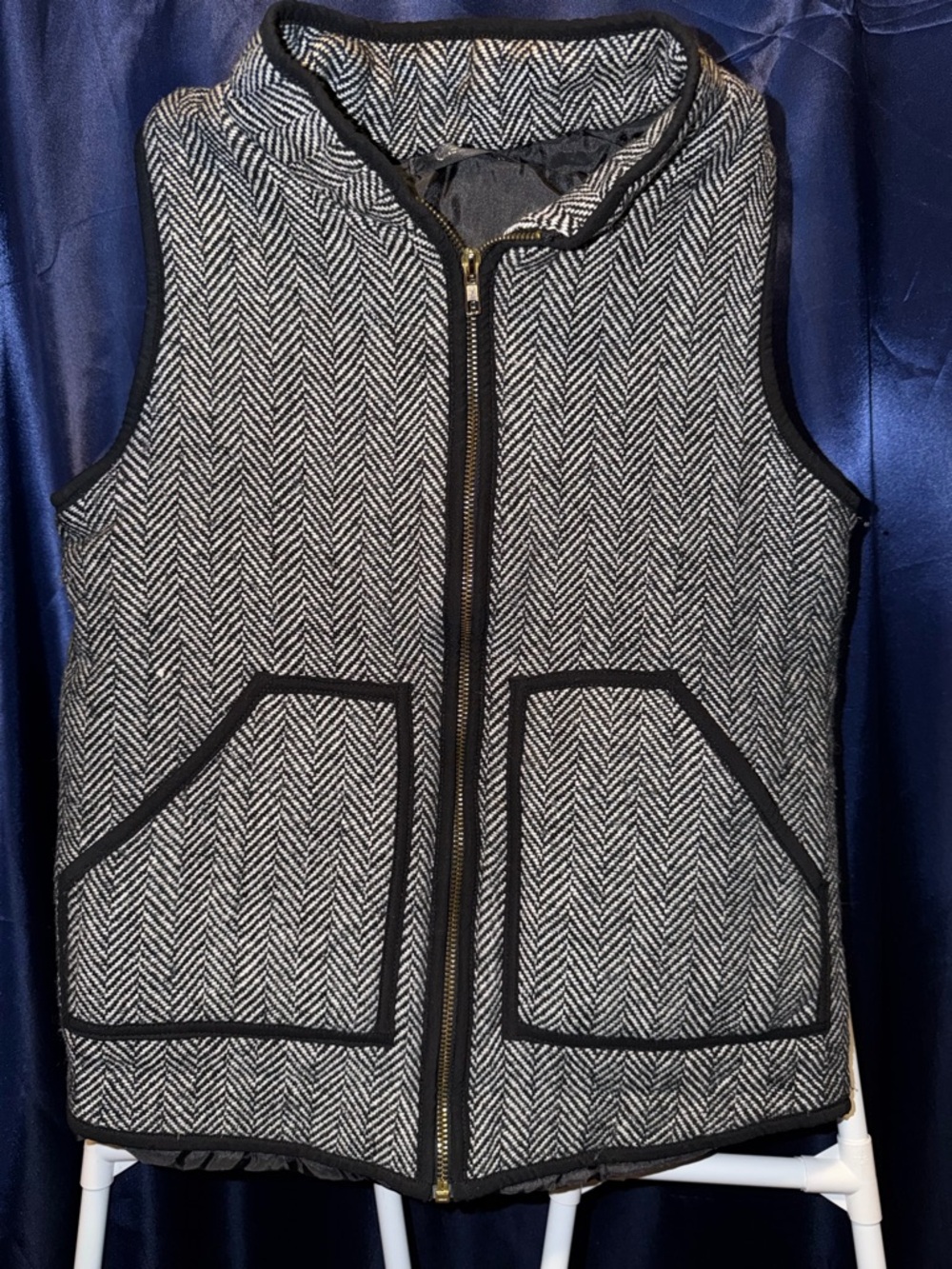 Womens Black & White Herringbone Zip Front Vest
